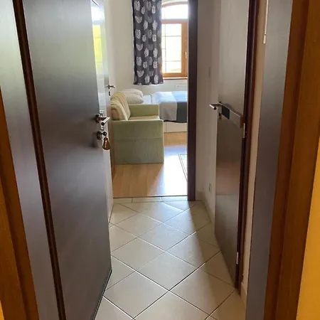 Apartmanovy Dom Kamzik 公寓 多纳瓦利